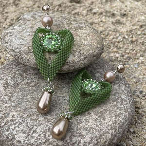 Cercei handmade Green hearts din argint și Swarovski - Artynos.ro