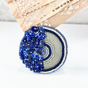 Brosa cu lapis lazuli, Bijuterii, Brose, Broderie, ARTYNOS