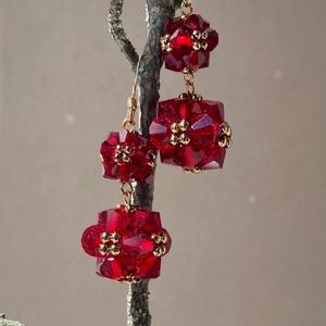 Cercei Carmen cu gold filled de 14K si cristale rosii - Artynos.ro