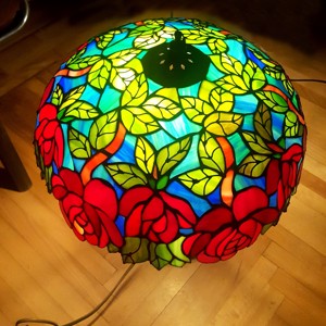 Roșu trandafir tufiș tiffany lampă -  - Artynos.ro