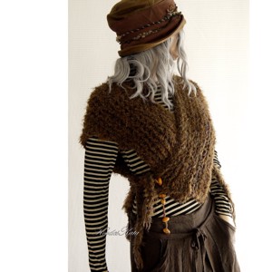 MANDRAGORA / maro - șal cu design tricotat, vestă - îmbrăcăminte și modă - haine damă - poncho - Artynos.ro