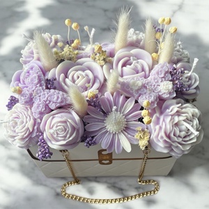 Aranjament din flori de ceară de soia 100% naturală și parfumată  - casă & stil de viață - decorațiuni de casă - accesorii florale - cutii cu flori - Artynos.ro