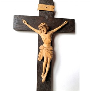 Frumos crucifix sculptat manual al lui Iisus - casă & stil de viață - accesorii religioase - cruce - Artynos.ro