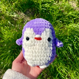 Pinguin violet crosetat - Artynos.ro