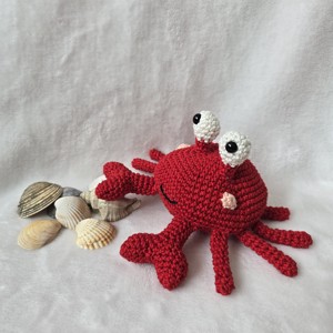 Crab croșetat - jucării și echipamente pentru copii - plușuri - figurine de pluș - Artynos.ro