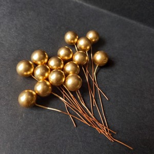 Set de 15 bucati de material de baza metalic cu tepi, care poate fi indoit, , , Set de elemente decorative din metal cu capete sferice aurii, usor de indoit, cu tepi. 
Lungime: 6 ..., ARTYNOS