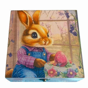 Cutie depozitare din lemn decorata de Paste, 19x19x8 cm - decor de sărbători - decorațiuni de paște - alte creații de paște - Artynos.ro