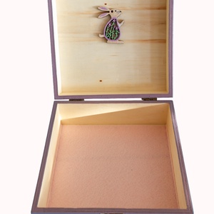 Cutie depozitare din lemn decorata de Paste, 19x19x8 cm - decor de sărbători - decorațiuni de paște - alte creații de paște - Artynos.ro