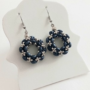 Cercei superduo albastru inchis, , , Cercei foarte stralucitori, usori, cu un diametru de 2,5 centimetri. Margele cehe superduo albastru..., ARTYNOS
