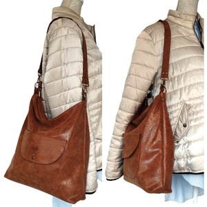 Geantă de umăr cu un portofel simplu, din piele maro Fontana 009 L - genți și portofele - genți de mână și umăr - genți de umăr - Artynos.ro