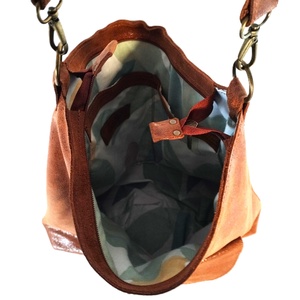 Geantă de umăr cu un portofel simplu, din piele maro Fontana 009 L - genți și portofele - genți de mână și umăr - genți de umăr - Artynos.ro