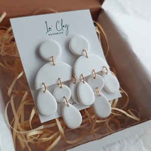 Cercei Albi Boho lucrati manual din lut polimeric - bijuterii - cercei - cercei lungi - Artynos.ro