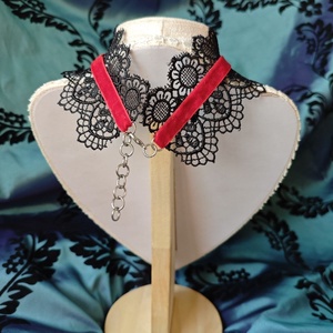 Choker dantela, catifea si piese metalice stil victorian gothic rosu si negru - bijuterii - coliere - chockere - Artynos.ro