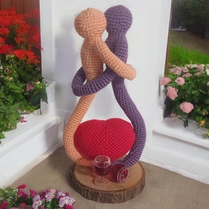 Cuplu de îndrăgostiți crosetati/ 18cm - casă & stil de viață - accesorii pentru decorat casa - ornamente - Artynos.ro
