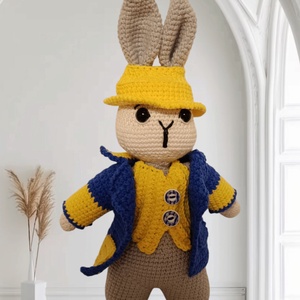 Iepuraș croșetat cu hăinuțe detașabile  - jucării și echipamente pentru copii - jucării și accesorii pentru copii - păpușă de îmbrăcat - Artynos.ro