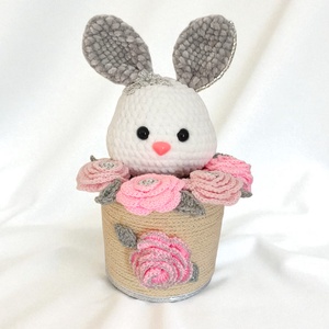 Coșuleț decorativ handmade cu iepuraș și trandafiri - Diamond Bunny Elegance -  - Artynos.ro