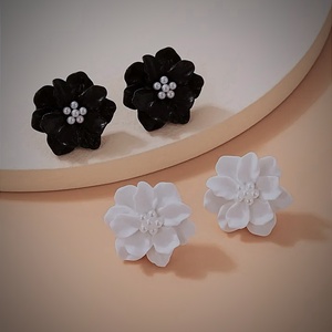 Cercei model Floare - Artynos.ro