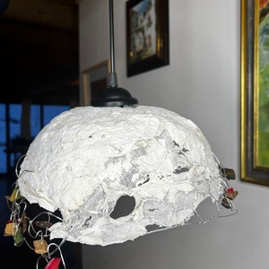 Lampa alba cu margele și sarma - casă & stil de viață - lămpi și corpuri de iluminat - candelabru - Artynos.ro