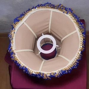 Abajur din dantela cu franjuri de margele - casă & stil de viață - lămpi și corpuri de iluminat - lampă de masă - Artynos.ro
