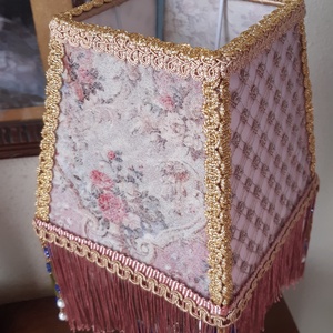 Abajur roz cusut de mana  - casă & stil de viață - lămpi și corpuri de iluminat - candelabru - Artynos.ro