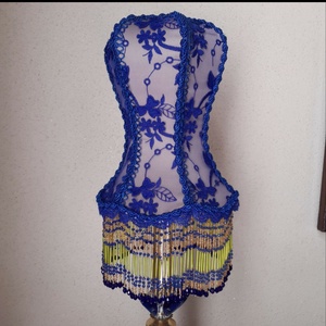 Abajur cusut de mana din dantela si franjuri de margele - casă & stil de viață - lămpi și corpuri de iluminat - lampă de ambianță - Artynos.ro