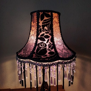 Victorian/Gothic lampshade in black and silver color and beaded fringes, Casa & Stil de viata, Lampi si corpuri de iluminat, Lampa de ambianta, Cusatura, Abajur cusut de mana in stil Victorian cu influente Gotice. Abajurul este invaluit in doua tipuri d..., ARTYNOS
