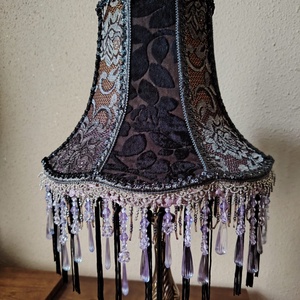 Victorian/Gothic lampshade in black and silver color and beaded fringes - casă & stil de viață - lămpi și corpuri de iluminat - lampă de ambianță - Artynos.ro