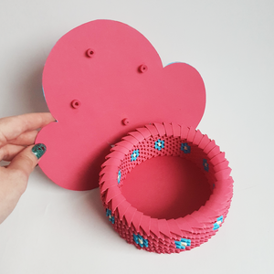 Cutie 3D origami ursuleț Iris Wilson Ace Attorney - casă & stil de viață - accesorii pentru decorat casa - decorațiuni de masă și decorațiuni pentru rafturi  - cutii decor, cutii de suveniruri - Artynos.ro