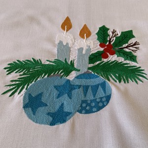 Crăciun mașină brodată față de masă - accesorii de crăciun - decorațiuni de advent - decor de masa advent - Artynos.ro