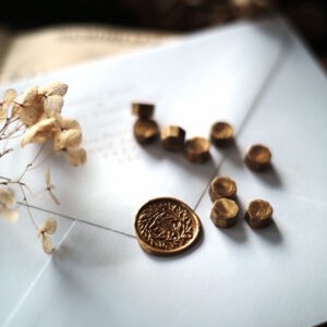 Perla de ceara pentru sigilare aurie - 100 bucati, , , Margele din ceara de sigiliu de culoare aurie. Ceara de sigiliu aurie, perlata, stralucitoare.

Un ..., ARTYNOS