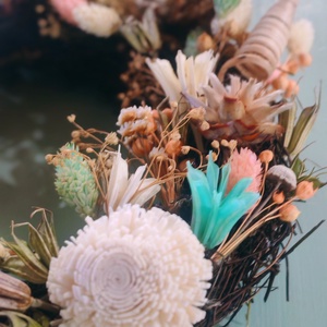 Coronita din nuieluse de lemn si flori naturale uscate - casă & stil de viață - accesorii pentru decorat casa - suport de flori - coronițe decor - Artynos.ro