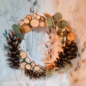 Coronita naturala din nuieleuse albe si elemente de lemn, pentru Craciun - crăciun - decorațiuni de advent - coroniță advent - Artynos.ro