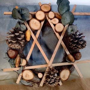 Coronita naturala din nuieleuse si elemente de lemn, pentru Craciun - crăciun - decorațiuni de advent - coroniță advent - Artynos.ro