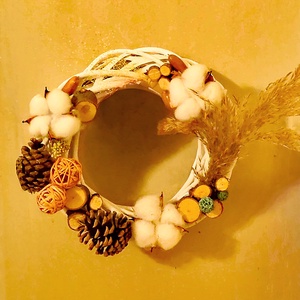 Coronita naturala din nuieleuse si elemente de lemn, pentru Craciun - crăciun - decorațiuni de advent - coroniță advent - Artynos.ro