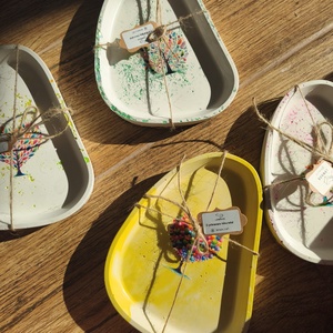 Tavite springtime, pentru chei, bijuterii, cosmetice - casă & stil de viață - decorațiuni de casă - decorațiuni de pereți - suport pentru chei - Artynos.ro