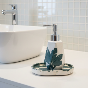 Set dispenser sapun cu tavita de protectie, model natural - Artynos.ro