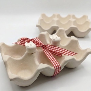 Suport de oua cu iepurasi pentru Paste, Decor de sarbatori, Decoratiuni de Paste, Cos de oua, Ceramica, Suport de oua cu iepurasi pentru Paste, realizat din ceramica, culoare bej, 6 sloturi pentru oua, 1..., ARTYNOS