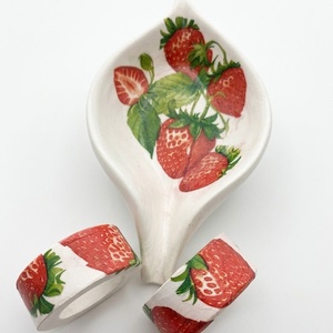 Set suport de lingura si inele de servetele cu model căpșuni - decor de sărbători - decorațiuni de paște - decor masă de paște - Artynos.ro