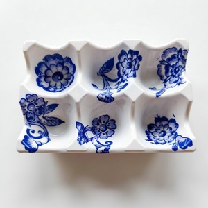 Suport de ouă model flori albastre, decor pentru masa de Paște - decor de sărbători - decorațiuni de paște - coș de ouă - Artynos.ro