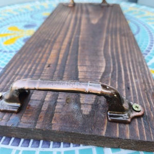 Tava decorativă de lemn cu mânere de alamă - casă & stil de viață - decorațiuni de casă - decorațiuni de masă și rafturi - decorațiuni de masă - Artynos.ro