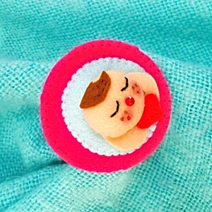 Brosa Martisor  ,Cadou pentru Mama,Prietena ,Sotia ,Brosa din Fetru Cadou Handmade pentru Invatatoare. - Artynos.ro