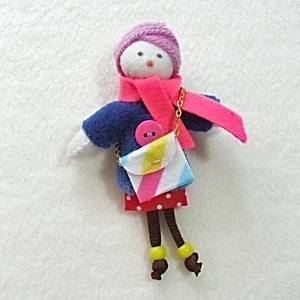 Brosa martisor pentru mamici cochete , cadou de primavara pentru mama, bunica ,iubita , de purtat tot anul. - Artynos.ro