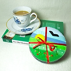 Set de suporturi pentru pahare ,suporturi din fetru ,set de 4 bucati , cadou pentru casa noua ., Casă & Stil de viață, Accesorii pentru decorat casa, Decorațiuni de masă și decorațiuni pentru rafturi , Decorațiuni de masă, Cusătură, Broderie, ARTYNOS