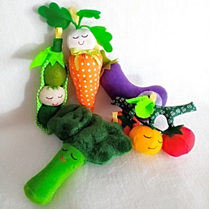 Construieste o ghirlanda decorativa din legume , set de jucarii pentru copii ,baby legume pentru decorat camera. - jucării și echipamente pentru copii - plușuri - legume, fructe de pluș - Artynos.ro
