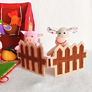 Hambar cu animale din fetru ,cutie cadou pentru prescolari ,viata la ferma . - jucării și echipamente pentru copii - jocuri de gândire - curcubeu montessori, jocuri waldorf - Artynos.ro