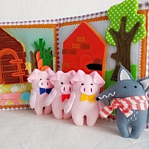 Panou textil interactiv cu 3 purcelusi din poveste ,cadou pentru preescolari. - Artynos.ro