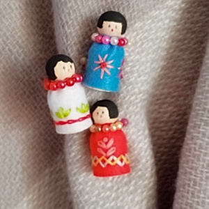 Brose Martisor ,Mini Papusi cadou de Primavara. - bijuterii - mărțișor - Artynos.ro