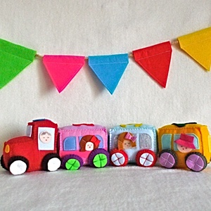 Tren din fetru cu prindere magnetica. - jucării și echipamente pentru copii - jocuri de gândire - curcubeu montessori, jocuri waldorf - Artynos.ro
