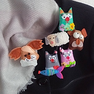 Brosa Martisor pentru iubitoare de catei. - bijuterii - mărțișor - Artynos.ro