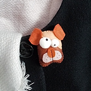 Brosa Martisor pentru iubitoare de catei. - Artynos.ro